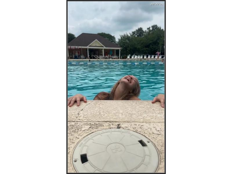 Julia Filippo Porn Video Bikini In Pool
